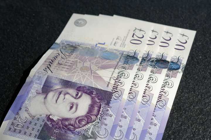 Four 20 pound notes