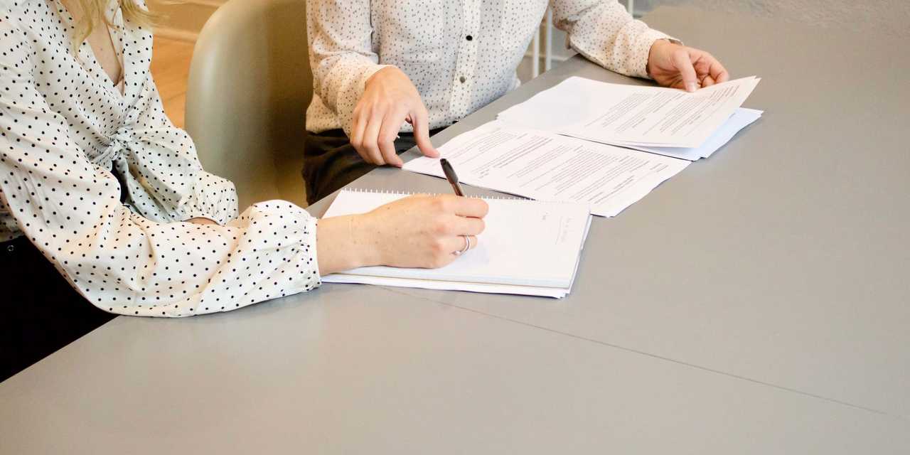 Paperien allekirjoitus