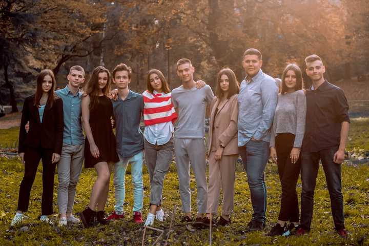 Sukulaisia rivissä